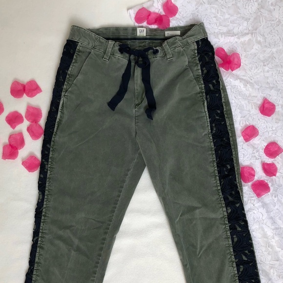 GAP Girlfriend Chino Pants With Navy Crochet Trim Size 00 - Picture 5 of 9